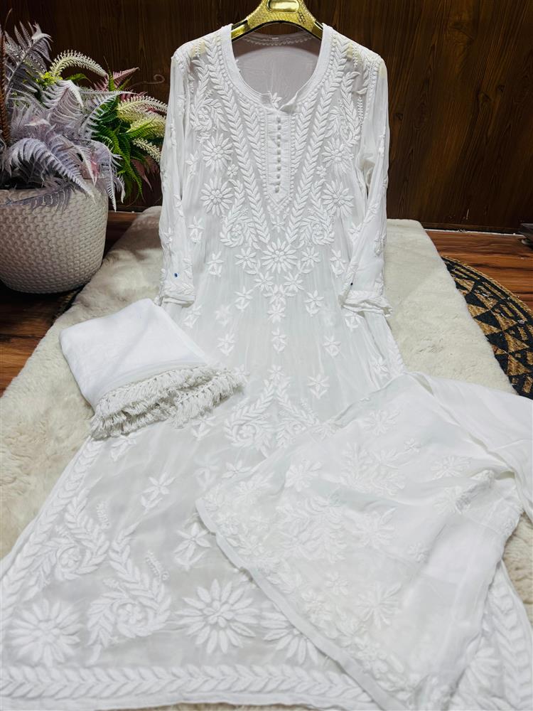 HeVy Chikankari Kurti 3 Pc Shuit