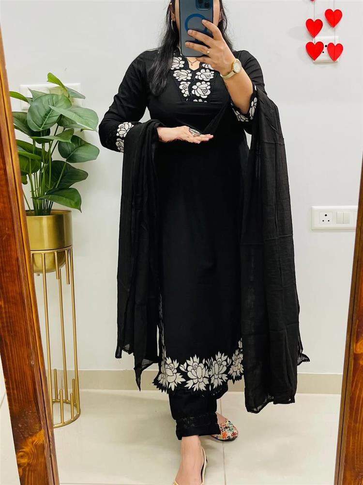 Designer Wear Exclusive Suit 