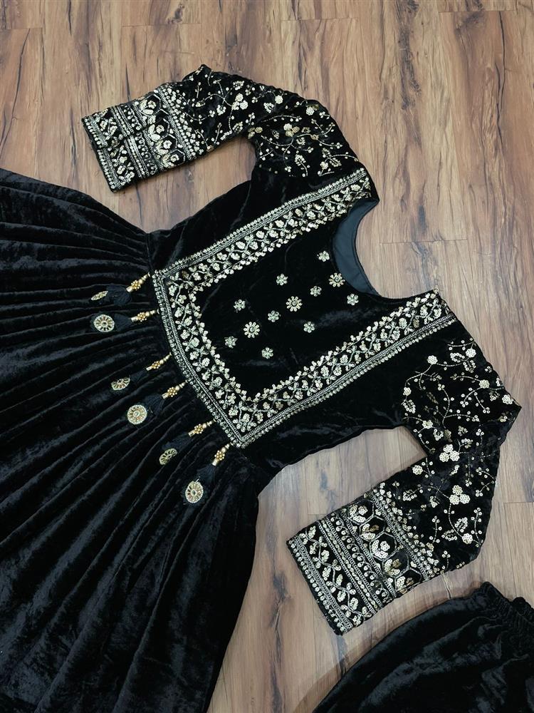 Valvet Anarkali Shuit