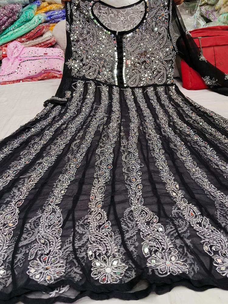 Chikankari Yog Neck Anarkali Kurti Mirrowork